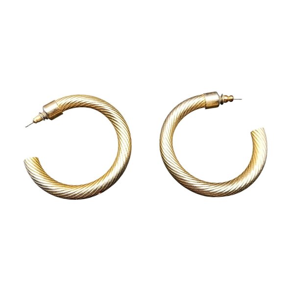 Gold Tone Vintage Fancy Twist Hoop Earrings Bold and Chunky Chic - Picture 4 of 4